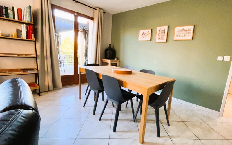 CjUKMVNuYXBjaGF0LzEzLjM0LjEuMCAoaVBob25lMTQsNTsgaU9TIDE4LjMuMjsgZ3ppcCkgAg==